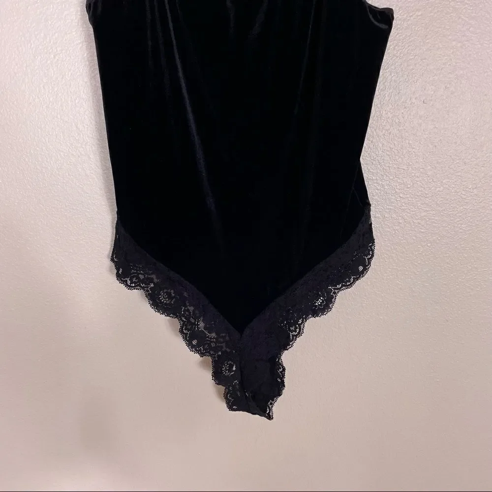Victoria’s Secret Vintage Black Velour‎ Lace Trim Bottom Cheeky Bodysuit Medium